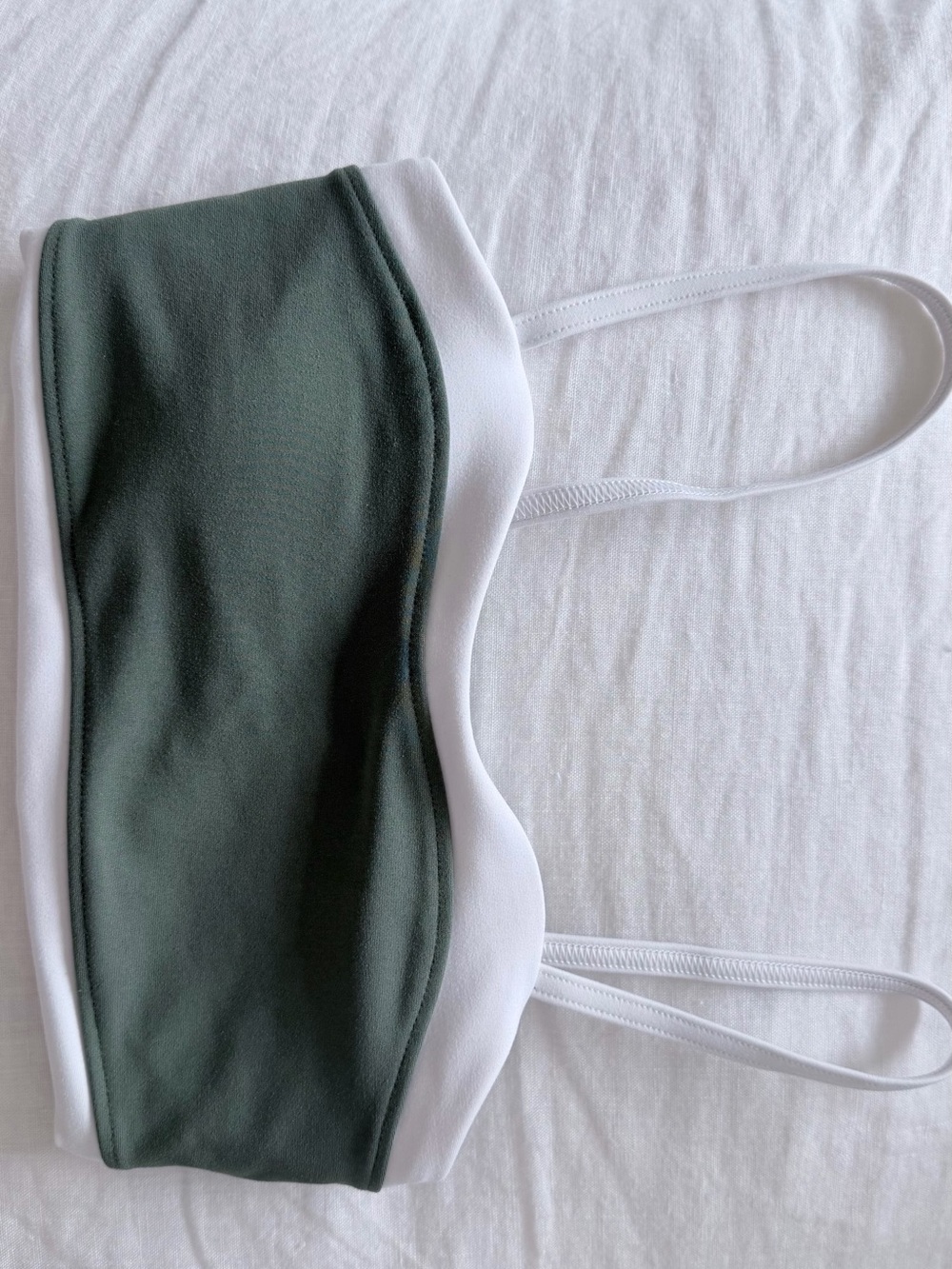 YPB Abercrombie & Fitch Olive Green and White Sports Sweetheart Bra Sculptlux